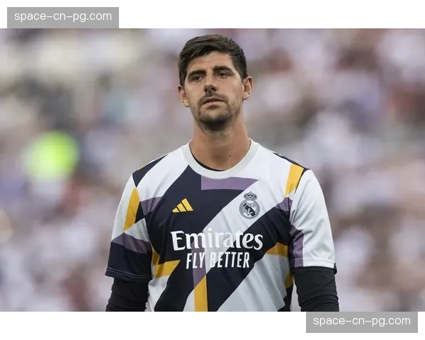 皇马官方：库尔图瓦恢复全面训练，有望在赛季末复出